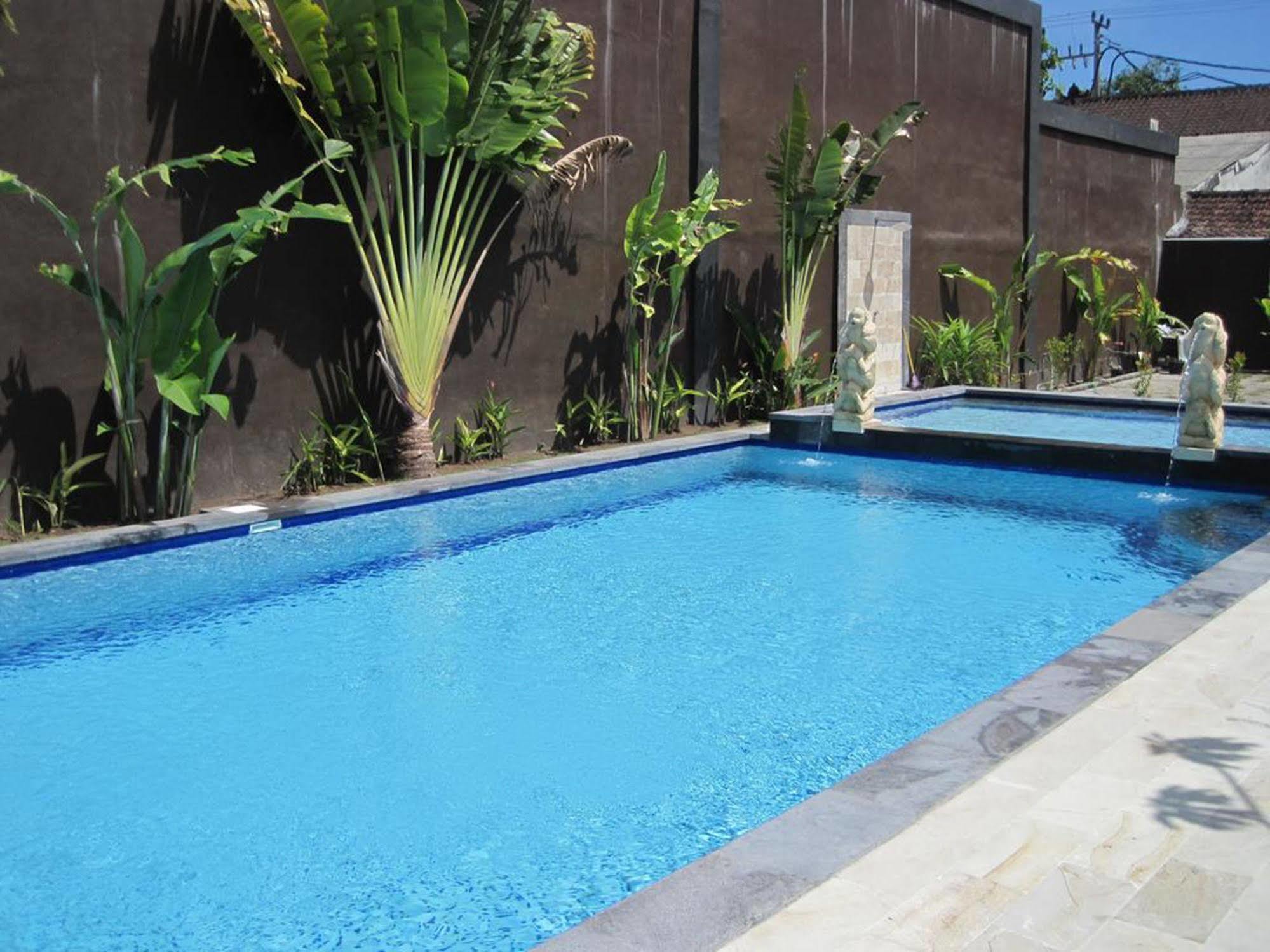 Budhi Hotel Kuta  Exterior photo