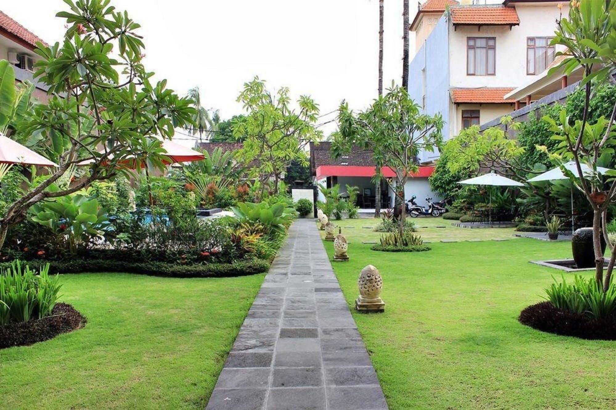 Budhi Hotel Kuta  Exterior photo