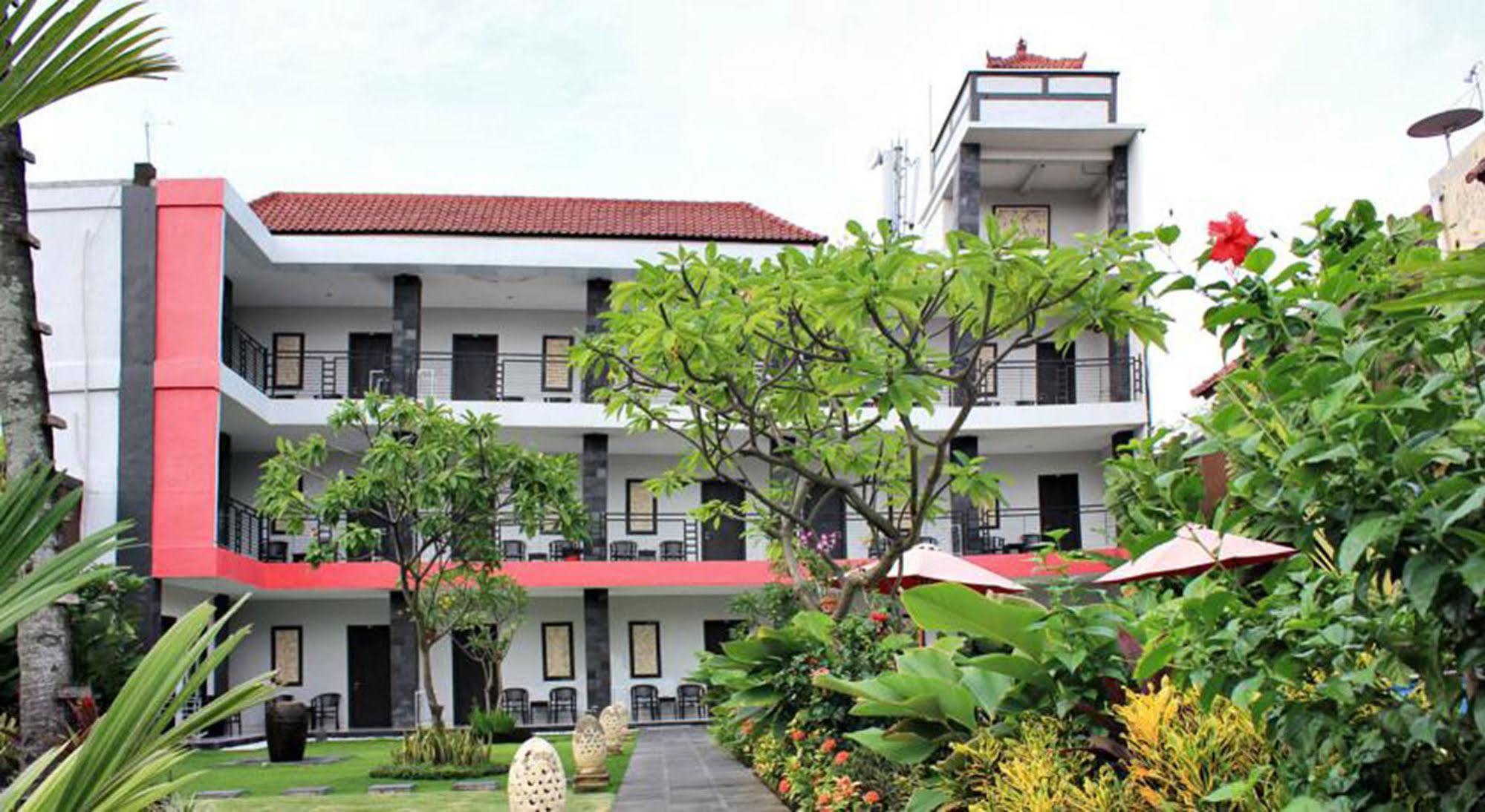 Budhi Hotel Kuta  Exterior photo